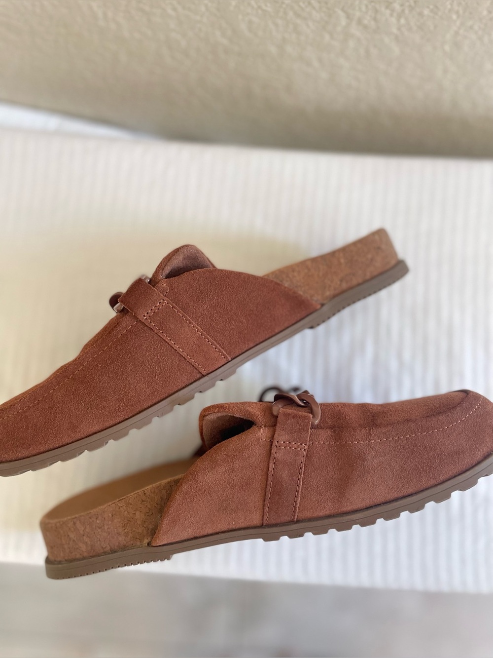 Vionic Rust Brown Suede Chain-Link Slide Mules SZ 9 - Picture 5 of 8